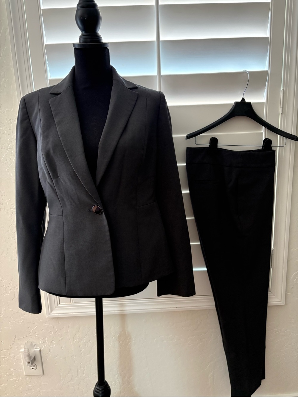 Le Suit Grey Women's Blazer and Pants Set